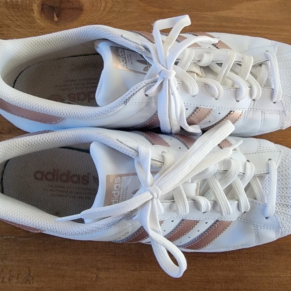 Adidas Rose Gold Superstar - Picture 5 of 7
